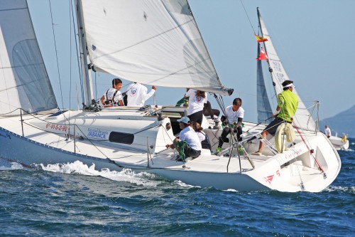 4El Erizana con alumnos de la Escuela de Vela del Monte Real - Foto © Rosana Calvo