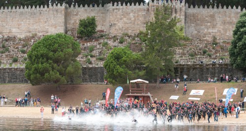 1Momento de la salida del I Vertiatlón Solidario de Baiona