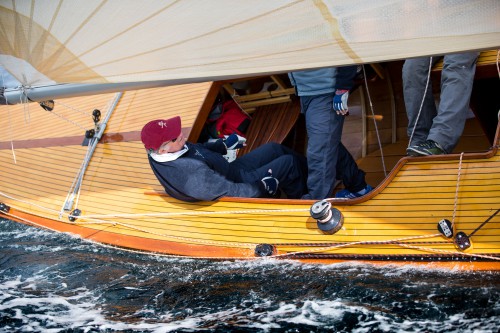 © María Muiña: SailingShots.es. S.M. El Rey Don Juan Carlos I sale a navegar en el nuevo Bribón por primera vez en Sanxenxo junto con el Acacia, clásico en el que navegó durante la pasada edición de la Regata SM El Rey Don Juan Carlos El Corte Inglés Máster.