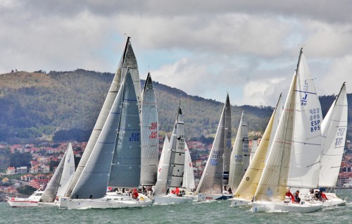 3Una flota de 25 barcos se darán cita en la bahía de Baiona- Foto © Rosana Calvo