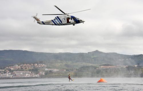 1En la bahía de Baiona se realizaron tres simulacros de rescate - Foto © Rosana Calvo