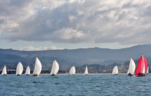 2La bahía de Baiona fue escenario de la navegación de los veleros - Foto © Rosana Calvo