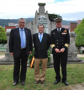 Una ofrenda floral en el monumento a Jaime Janer en la Escuela Naval, puso la cuenta atrás para la salida de la tercera Edición