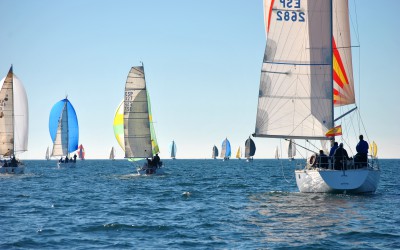 Sensacional comienzo de la I Regata Interclubes Premio Deputación de Pontevedra