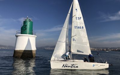 La flota del Náutico de Vigo manda en las dos divisiones en liza, en el Trofeo Repsol para cruceros