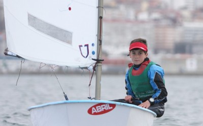 Bruno Ameneiro (RCN Sanxenxo) y África Alonso (RCN Vigo), campeones gallegos de Optimist