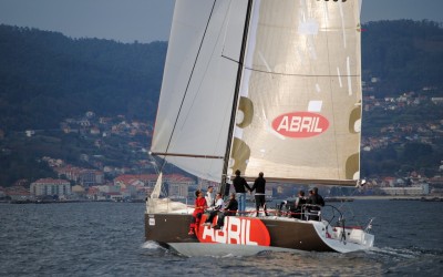 «El Aceites Abril» y «Balea Dous» se imponen en el Trofeo Repsol del RCN Vigo