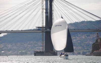 Starfigther, Santiago Roma y El Juliana by Deep Blue primeros líderes del Trofeo Acimut Norte de cruceros que se celebra en la Ría de Vigo