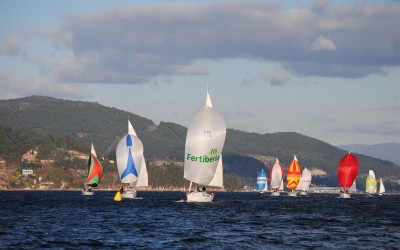 “Aceites Abril” y “Fend-la-Bise”, campeones del Open de Otoño del Náutico de Vigo a falta de una jornada en la que se decidirán las otras clases