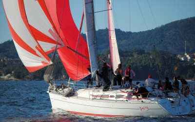 El Open de Otoño del Real Club Náutico de Vigo decide este sábado los vencedores de dos clases en la regata final en la ría