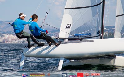 La flota viguesa planta cara a los regatistas catalanes, que mandan en el Campeonato de España de Catamaranes en la Ría de Vigo