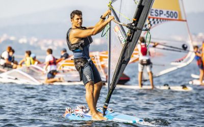 El viento se ausentó el último día y el sevillano Curro Manchón logró el título de campeón de España de Raceboard en la Ría de Arousa