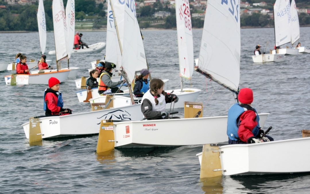 El Real Club Náutico de Gran Canaria da primero y manda en la ría tras la primera jornada del Meeting Internacional Cidade de Vigo