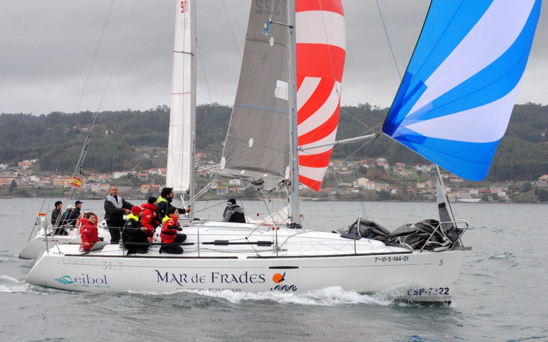 Espectacular tercera etapa en el XX Trofeo de Navidad para cruceros este pasado sábado en la Ría de Pontevedra